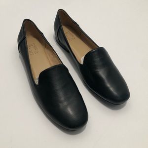 Naturalizer Kit2 Black Leather Loafer